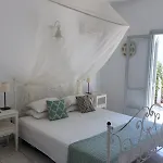Spacious Overlooking With Private Pool Kolios
