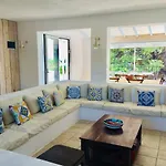 Spacious Overlooking With Private Pool * Kolios