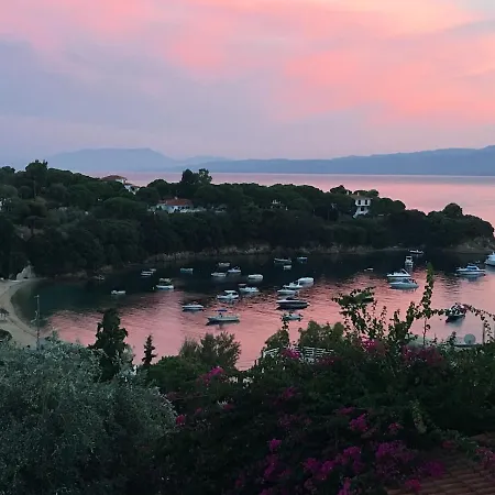 Spacious Overlooking With Private Pool Vila *