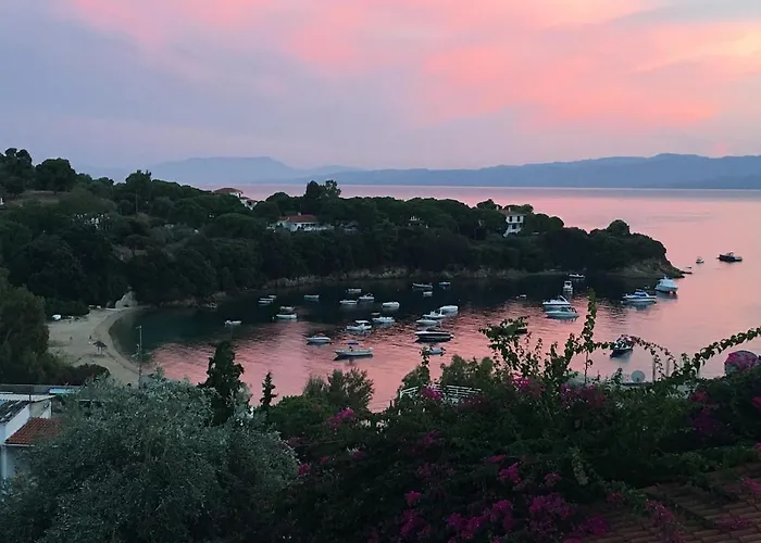 Spacious Overlooking With Private Pool Vila *