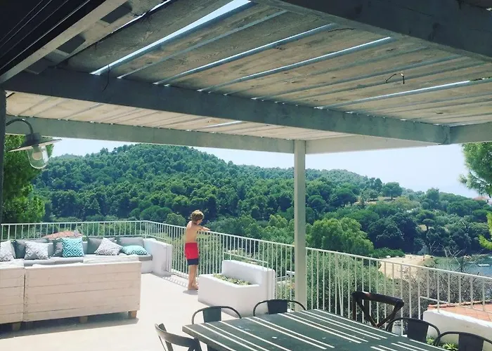 Spacious Overlooking With Private Pool Vila