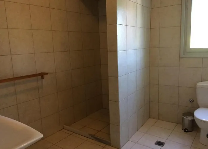 Spacious Overlooking With Private Pool Kolios