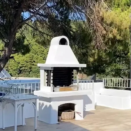 Vilă Spacious Overlooking With Private Pool