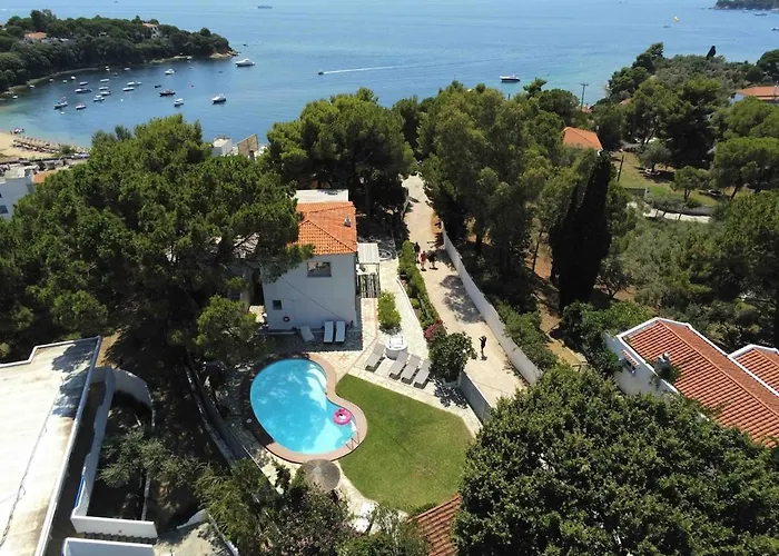 Spacious Overlooking With Private Pool * Kolios