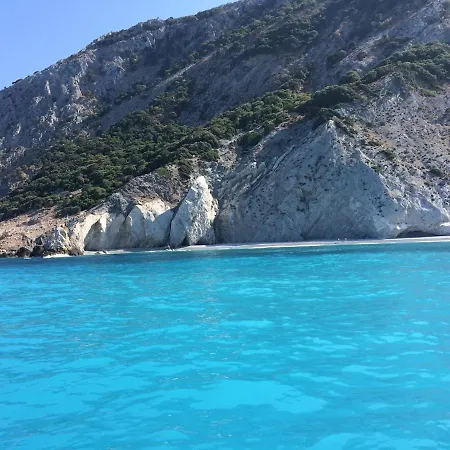 Spacious Overlooking With Private Pool *