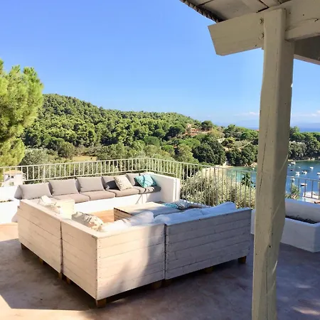 Spacious Overlooking With Private Pool