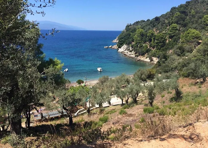 Spacious Overlooking With Private Pool Kolios