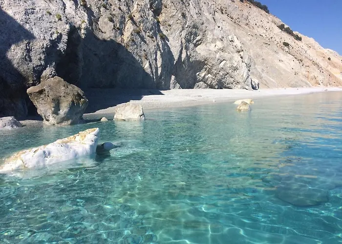 Spacious Overlooking With Private Pool Villa