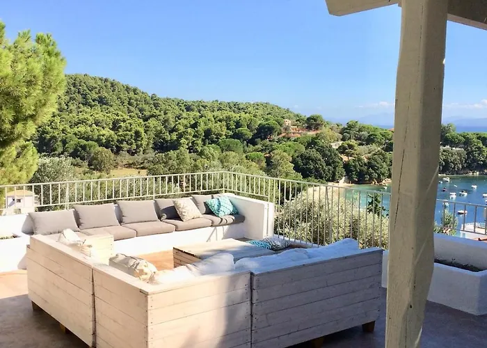 Spacious Overlooking With Private Pool