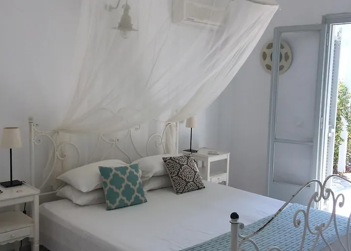 Spacious Overlooking With Private Pool Kolios